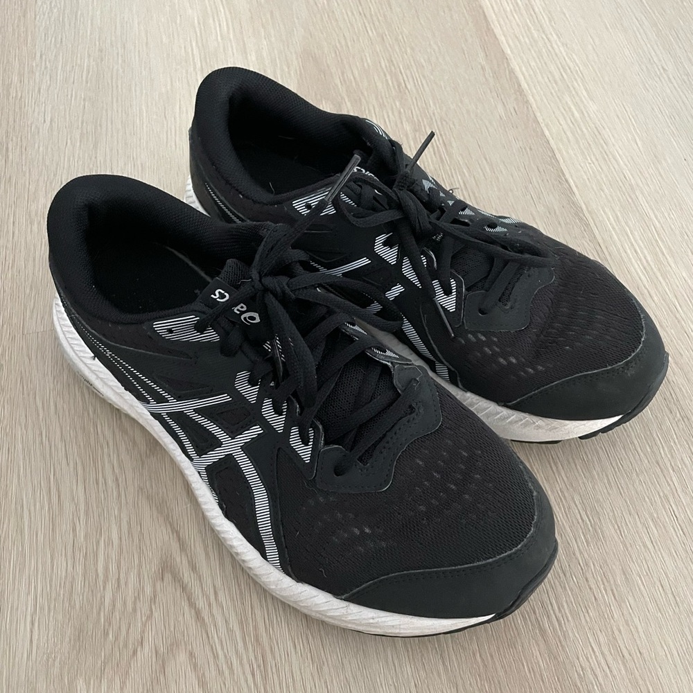 Asics Black and White Men's Athletic Running Shoes